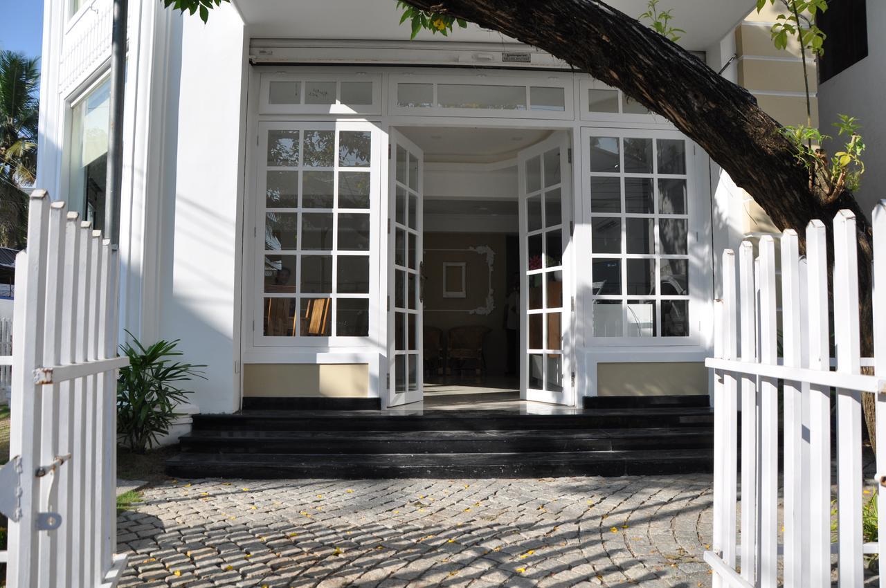 Daffodils Spice Court Hotel Kochi Exterior photo