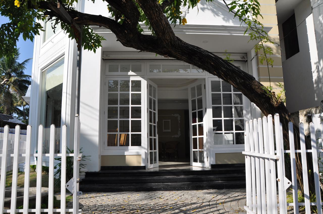 Daffodils Spice Court Hotel Kochi Exterior photo