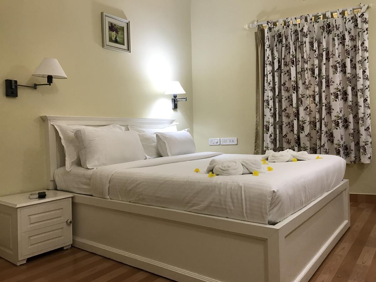 Daffodils Spice Court Hotel Kochi Exterior photo
