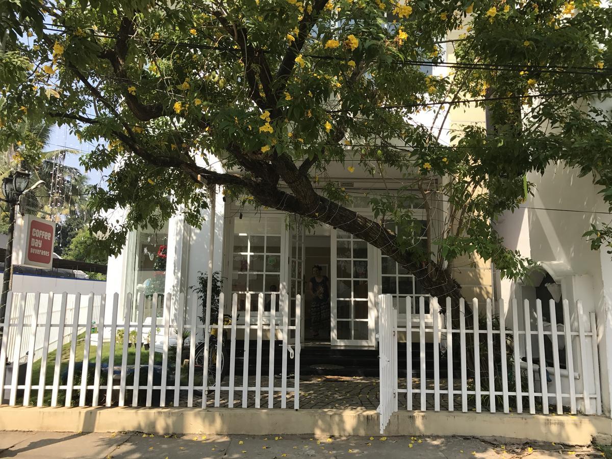 Daffodils Spice Court Hotel Kochi Exterior photo